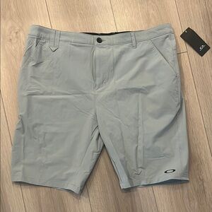 Oakley Men's Gray Shorts NEW
